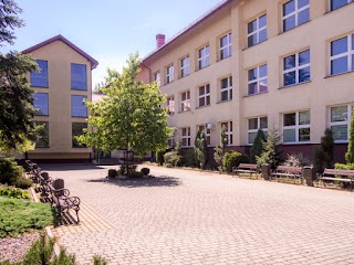 Prywatna Szkoła Podstawowa "Akademia Montessori"