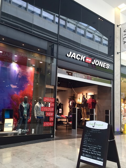 JACK & JONES