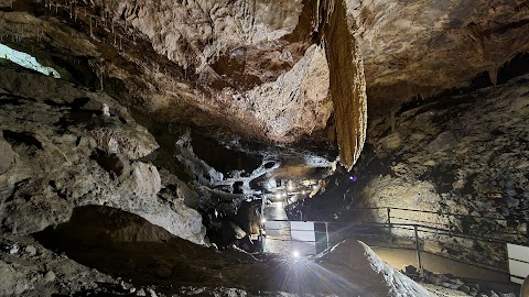 Crag Cave
