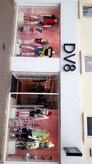 DV8