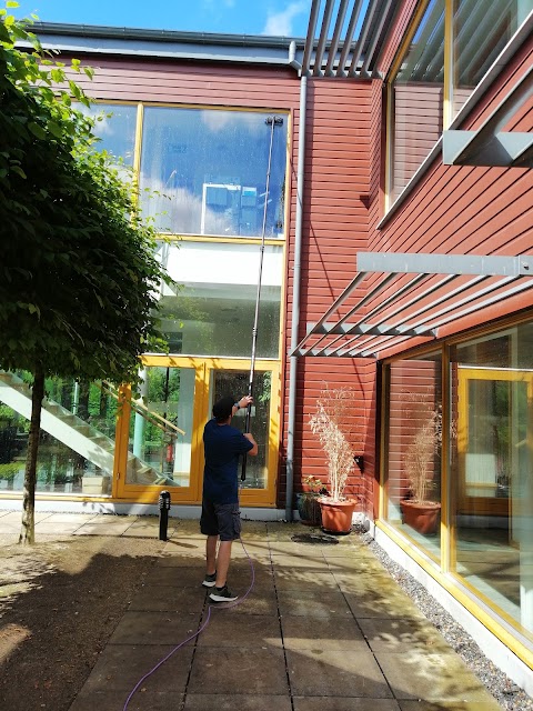 WP4 Window Cleaning