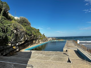 Queens Cliff Rock Pool