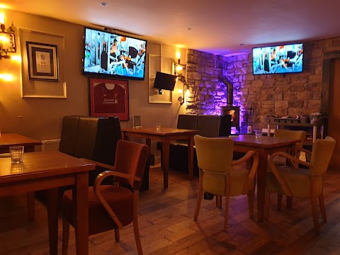 The Castle Sports & Gastro Bar Belturbet