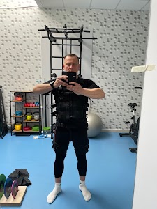 FitCalist - Trening EMS | Indiba | Drenaż limfatyczny | Masaż Kobido | Fizjoterapia