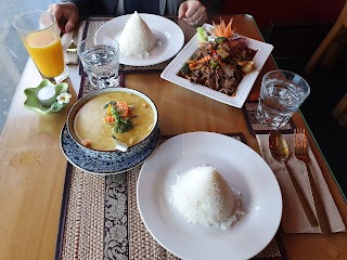 Phuthai Esarn Restaurant