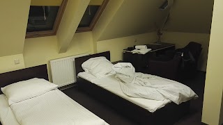 Hotel pod Dębem