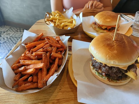 Burger & Bao Restaurant