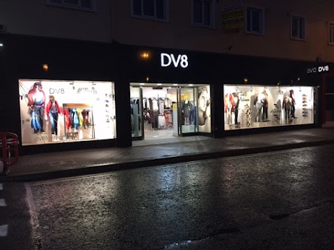 DV8