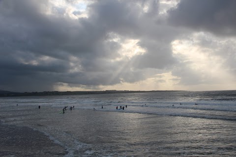 Surf N Stay Strandhill Lodge, House, Surf School