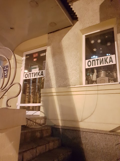 Оптика Нова