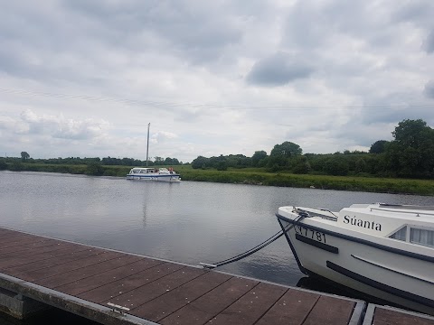 Moycarn Lodge & Marina