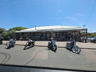 Catho Pub ("Catherine Hill Bay Hotel")