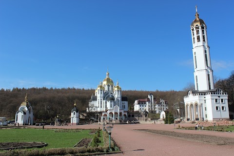 Марійський духовний центр Зарваниця