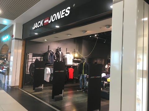 JACK & JONES