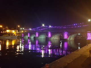 LOVELY LEITRIM BOATEL