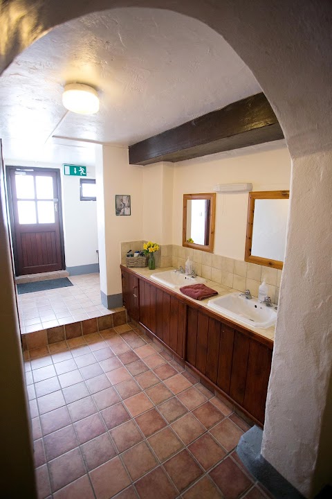 Aille River Tourist Hostel & Camping Doolin