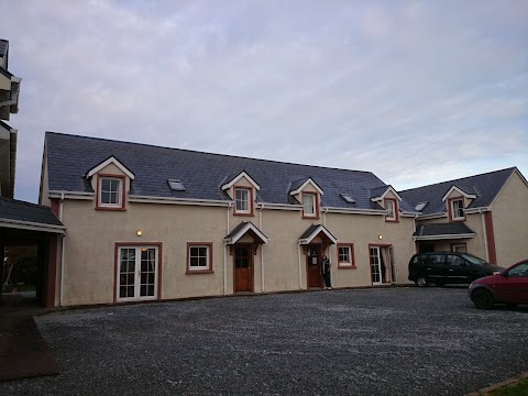 Skellig Lodge & Hostel