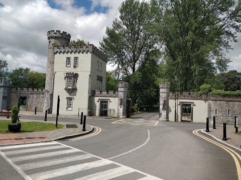 The Castle Arms Hotel