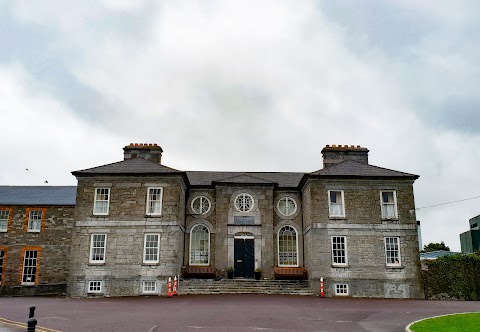 Midleton College