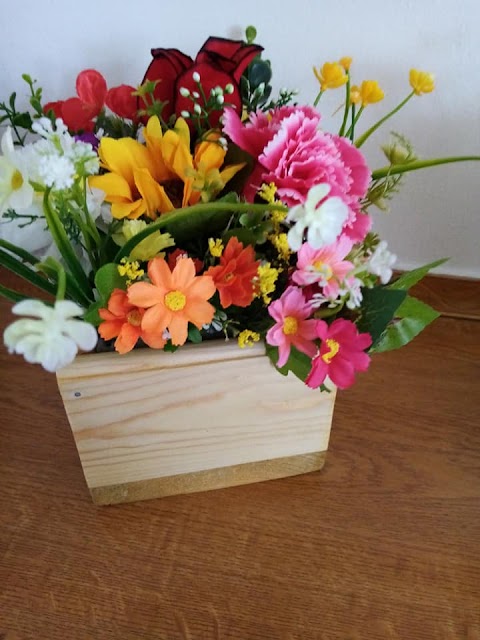 ed,s handmade flower arrangements