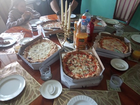 Pizzeria La Familia