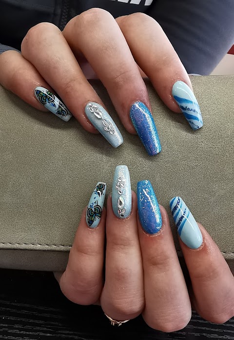 Nails by Kinga Gemser