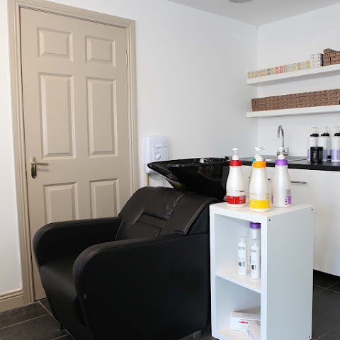 Eva Hair Salon & Scalp Clinic