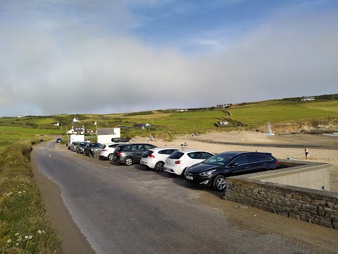 Parking - Red Strand Beach