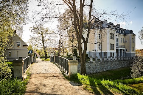 Międzynarodowe Centrum Konferencyjne „Krzyżowa”