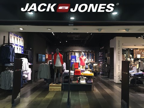 JACK & JONES