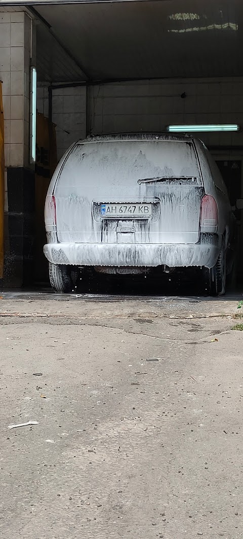 Автомийка Мустанг