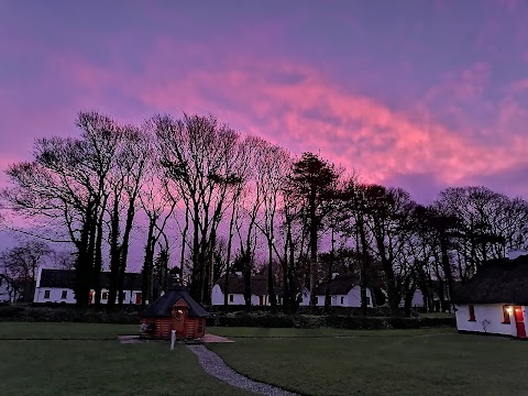 Lough Derg Thatched Cottages