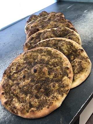 Munoosh Hut - Lebanese Pizzeria