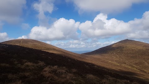 The Paps trailhead