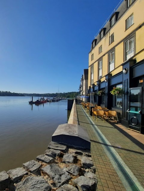 Waterford Marina Hotel