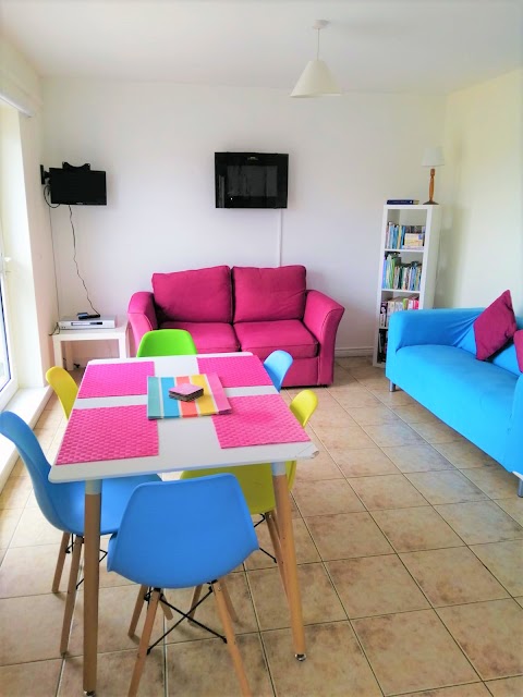 Private Self-Catering Apartment with Balcony @ Bundoran Beach - Sleeps 7 & Baby