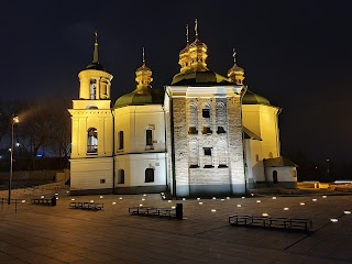 Церква Спаса на Берестові УПЦ