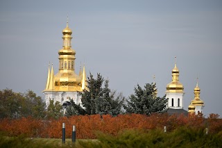 Дзвіниця церкви Різдва Пресвятої Богородиці УПЦ