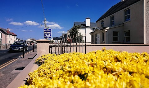 Surf N Stay Strandhill Lodge, House, Surf School