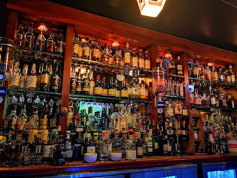 Hennessys Bar