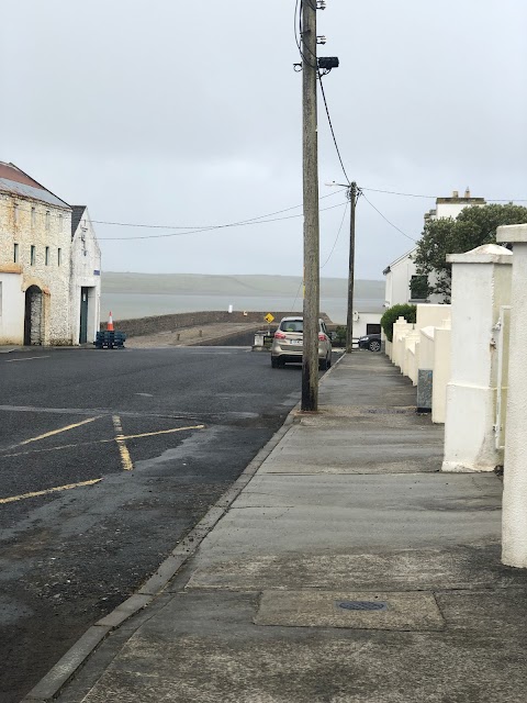 Áras Inis Gluaire