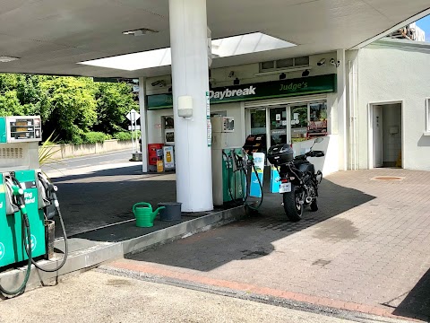 Top Oil Judge's Service Station