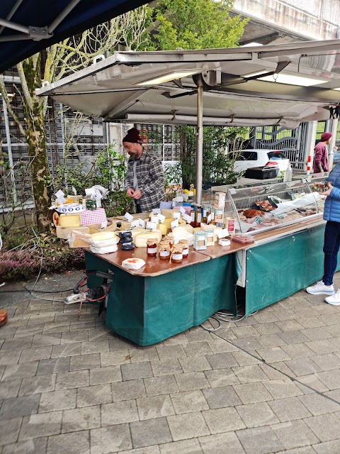 Mahon Point Farmers Market