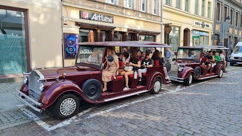 Zwiedzanie Torunia pojazdami typu Meleks.Wycieczki po Toruniu. Zwiedzaj z Nami Retro-Meleksami.