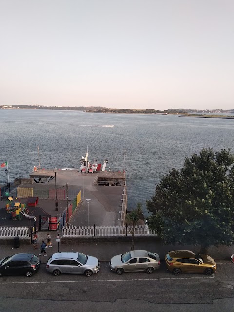 Cobh Rooms With a View