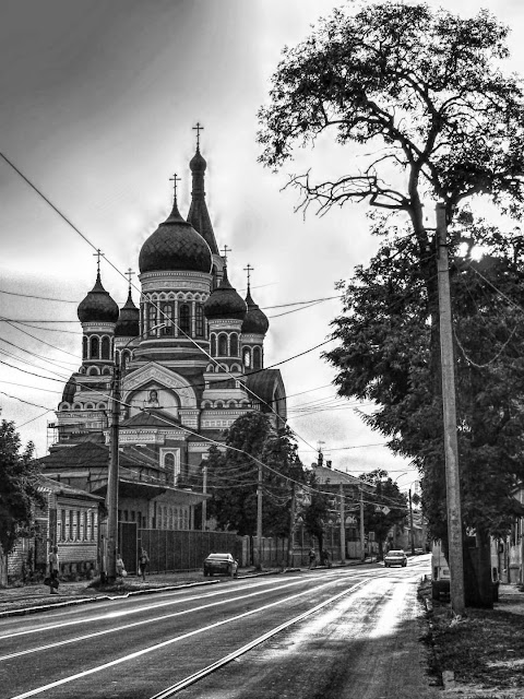 Церква Трьох Святителів УПЦ Московського патріархату РПЦ