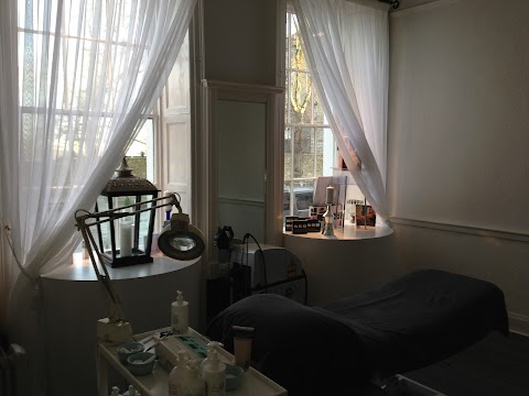 The Clinic Beauty Salon