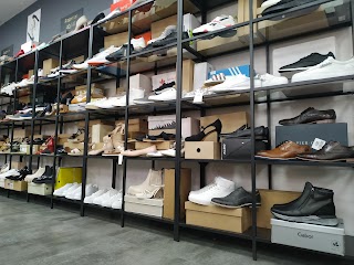 AMR Footwear Outlet