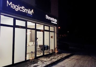 Magic Smile Clinic ( Klinika Stomatologiczna Bonding Zębów RTG Leczenie Kanałowe Usuwanie Ósemek Implanty Dentysta Gdańsk