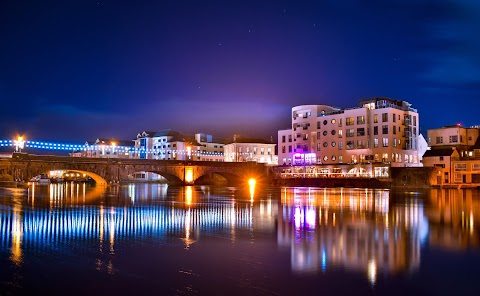 Custume Pier Apartments